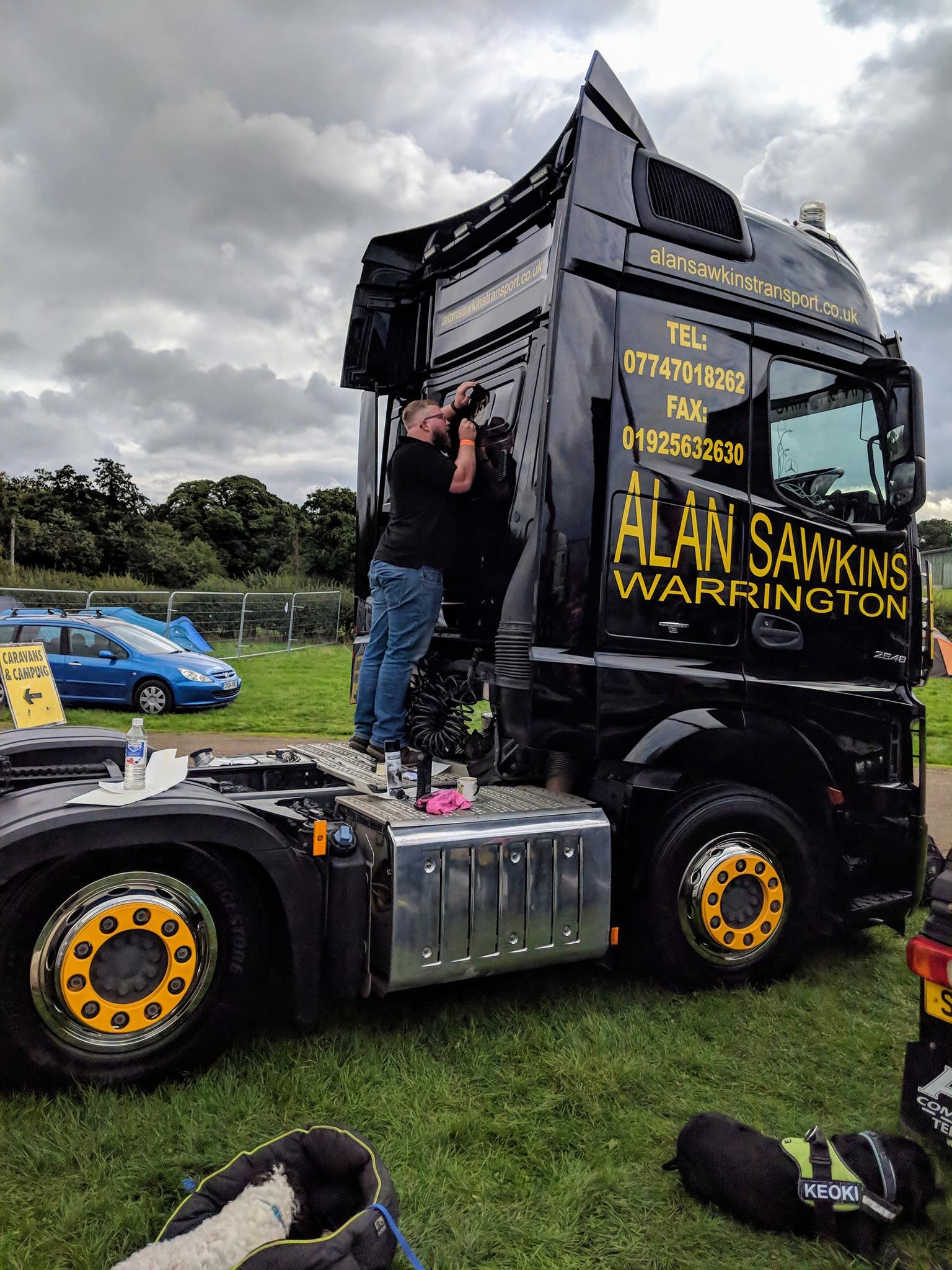 Alan Sawkins Crew Transport Across Mainland Uk