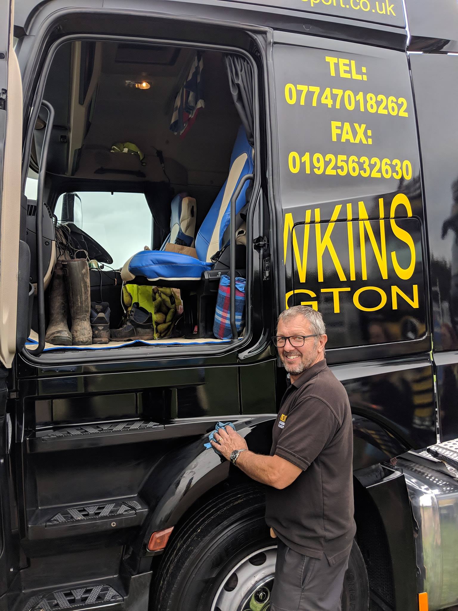 Alan Sawkins Crew Transport Across Mainland Uk